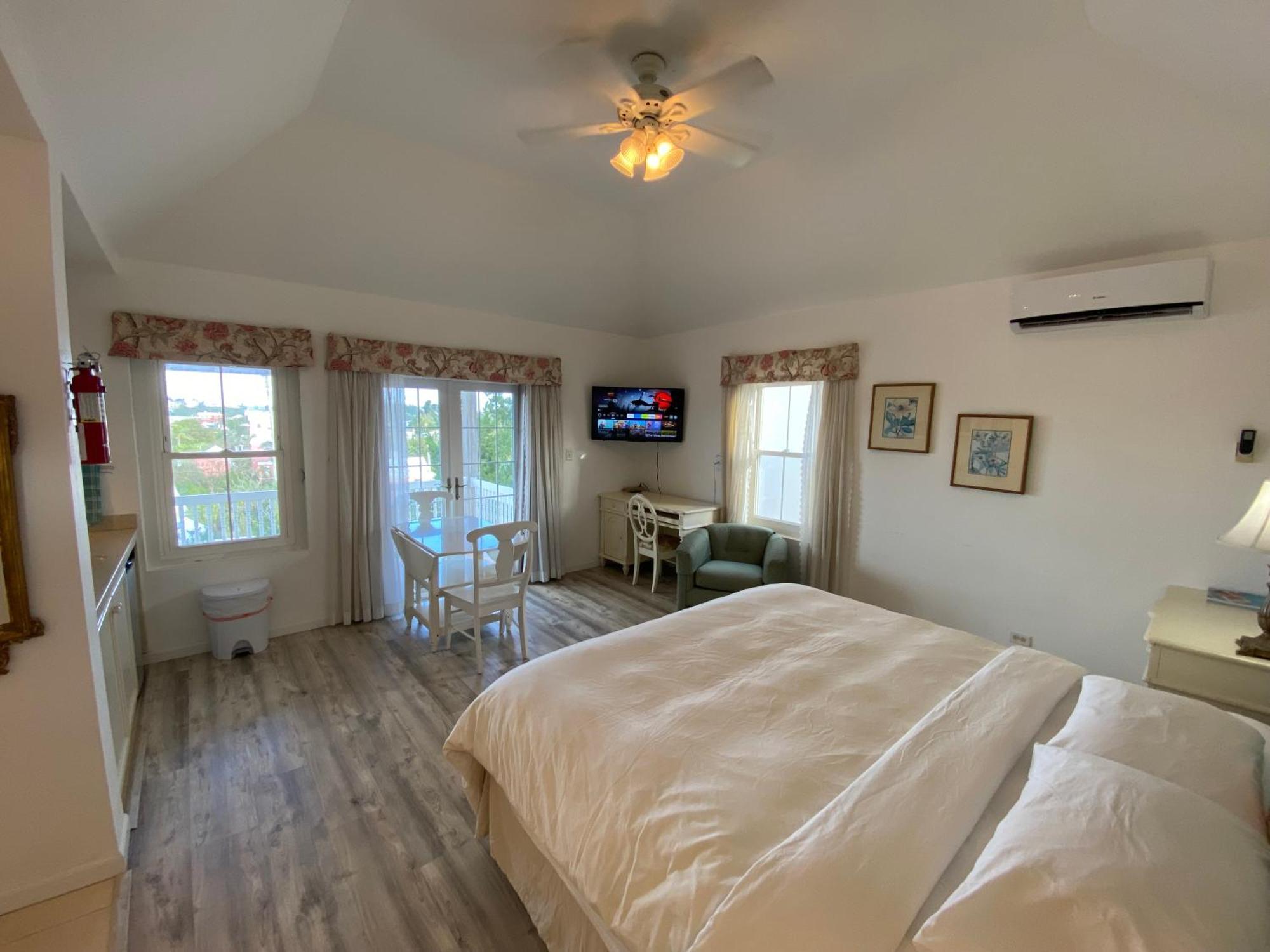 Edgehill Manor Guest House Гамильтон Экстерьер фото
