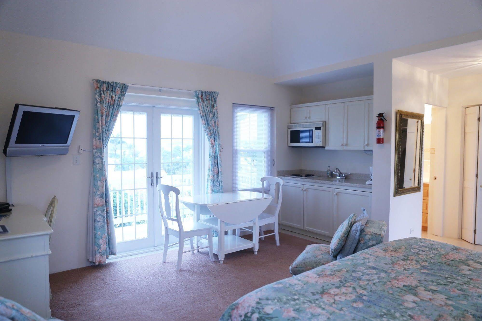 Edgehill Manor Guest House Гамильтон Экстерьер фото
